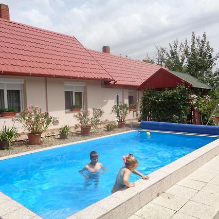 Irenke Vendeghaz Appartement Alsópáhok Buitenkant foto